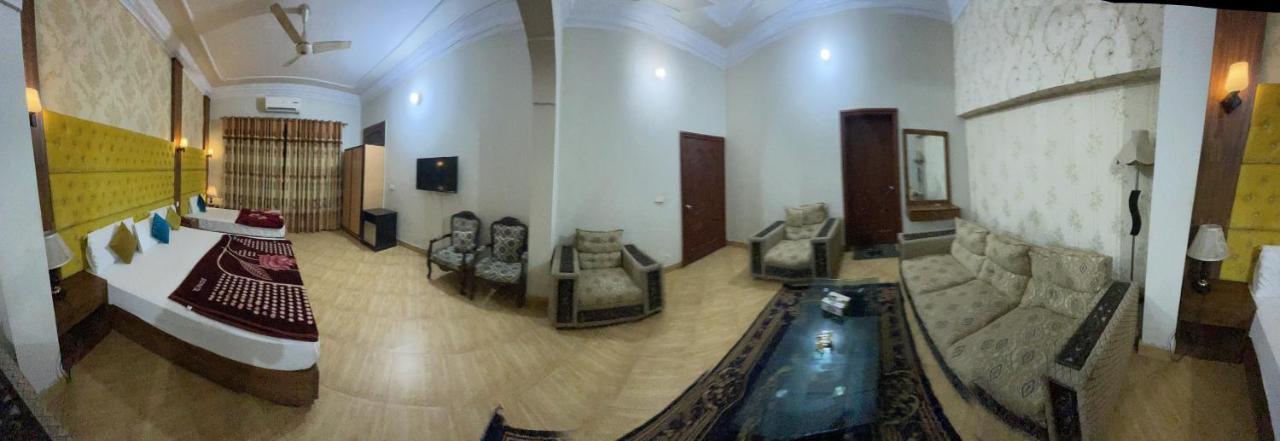 Hotel Serena Palace 물탄 외부 사진