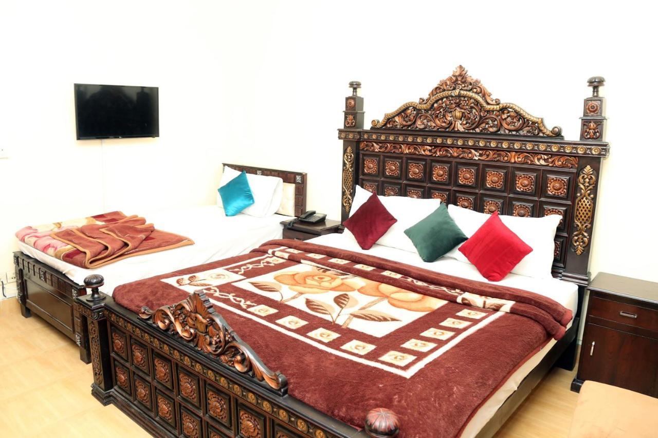 Hotel Serena Palace 물탄 외부 사진